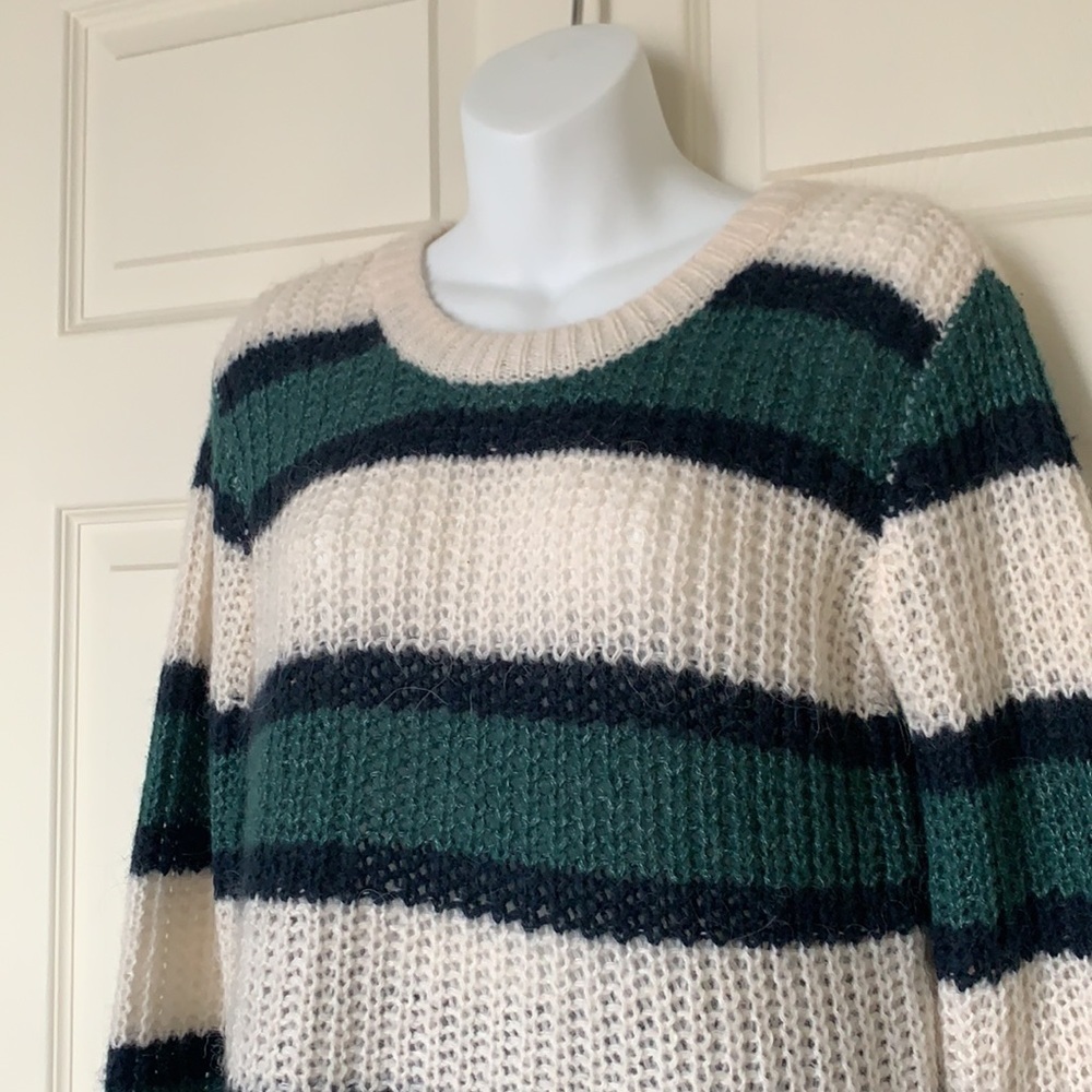 Abercrombie & Fitch Green and White Balloon Sleeve Knit Sweater - Picture 4 of 13